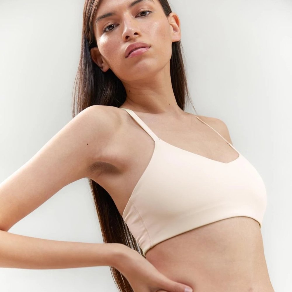 EUC Girlfriend Collective V-Neck Bralette - Shell - L